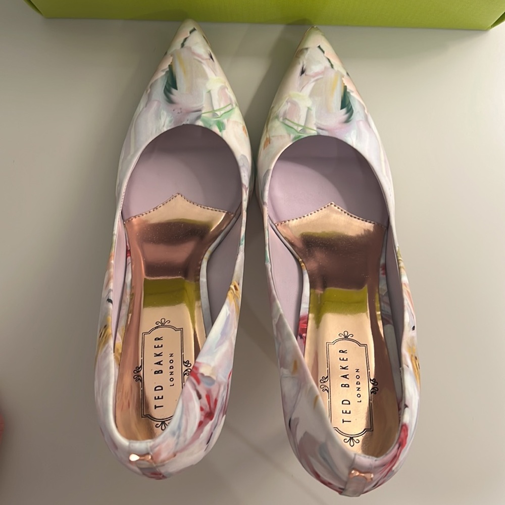 Ted Baker London Pumps